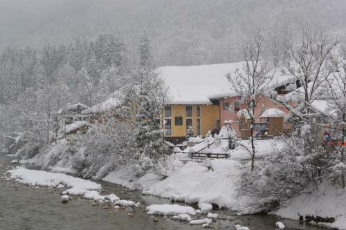 Hostal Ferienparadies Alpengl�hn