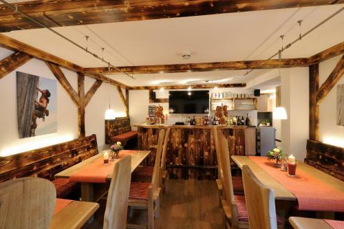 Hostal Ferienparadies Alpengl�hn
