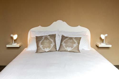 Hostal Blulass� City Center Rooms