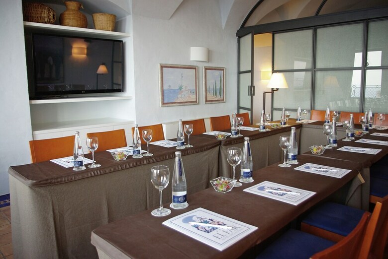 El Far Hotel Restaurant