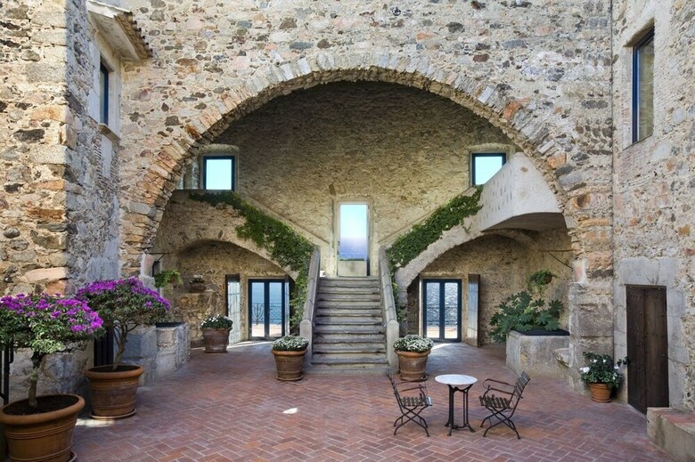El Far Hotel Restaurant
