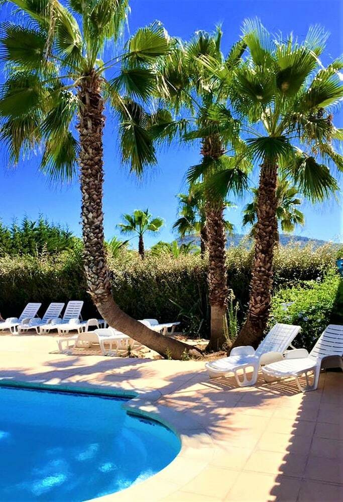 Bed & Breakfast Domaine De L'aufrene