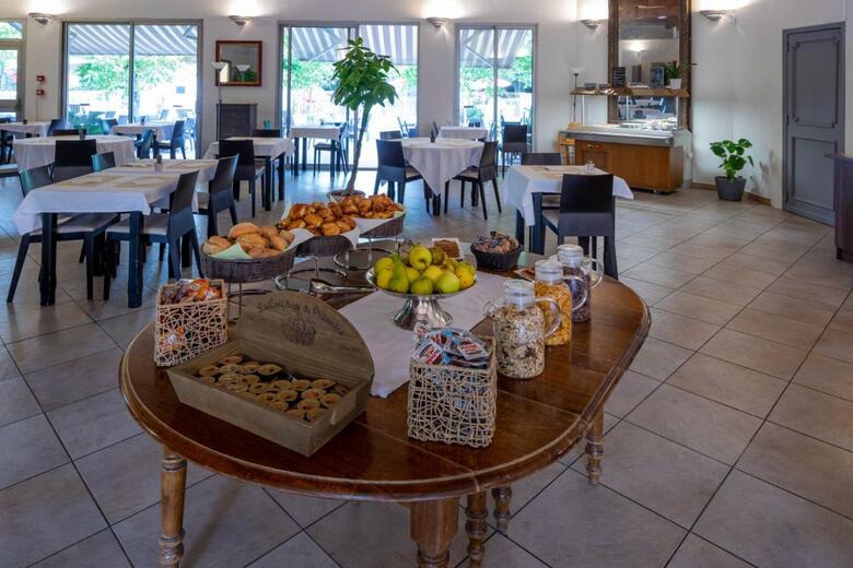 Hotel Logis Le Mas De L'�toile Aubagne