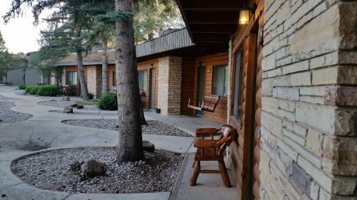 West Winds Lodge And Condos