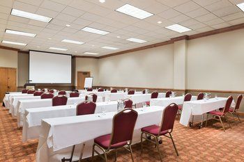 Radisson Paper Valley Hotel