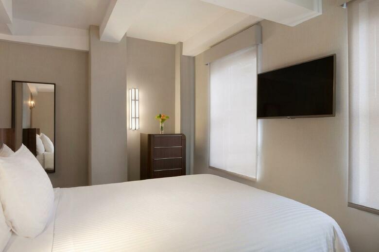 Edison Hotel