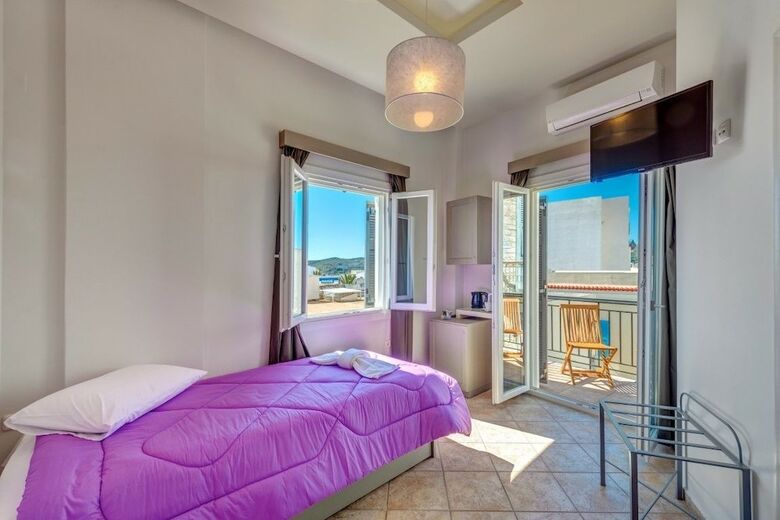 Hostal Ethrion