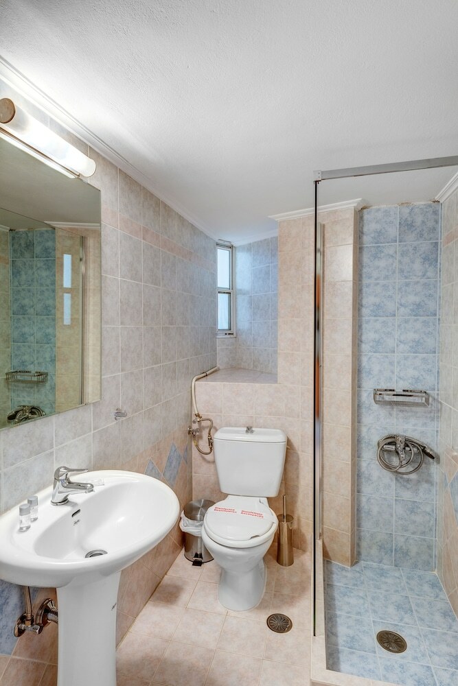 Hostal Ethrion