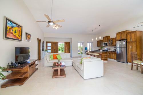Hostal Residencial Casa Linda