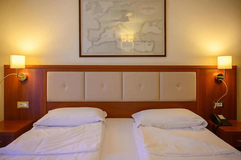 Hotel Benaco
