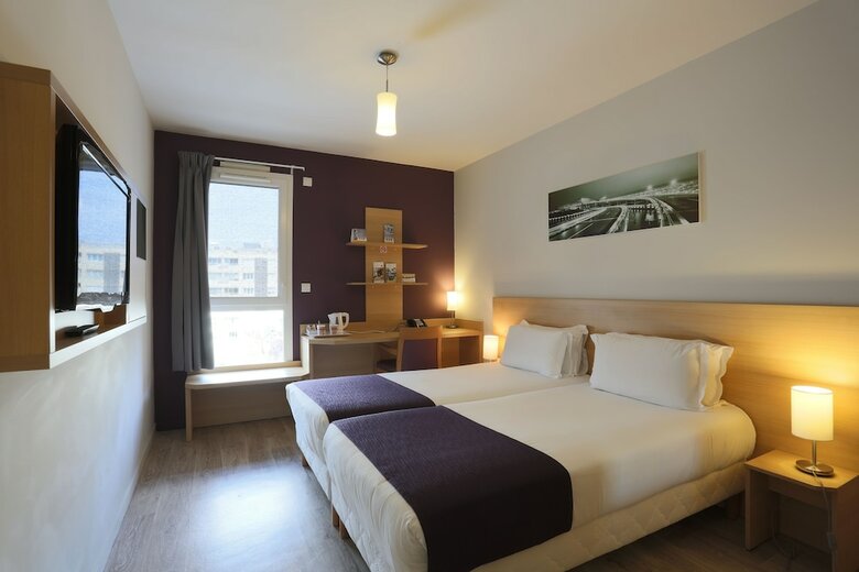 Hotel Comfort Suites Lyon Est Eurexpo