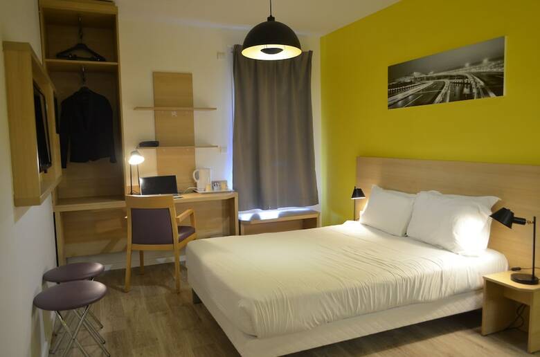 Hotel Comfort Suites Lyon Est Eurexpo