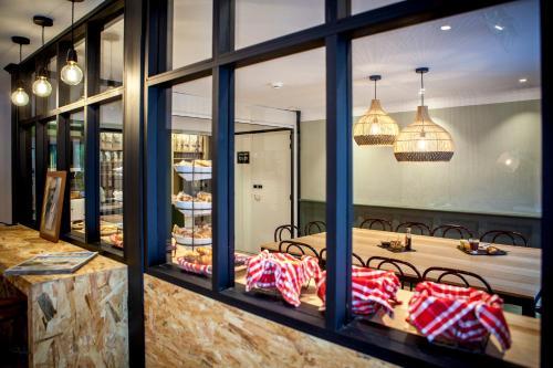 Hotel Foxotel