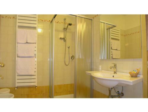 Aparthotel Residence Miralago Rooms & Apartments