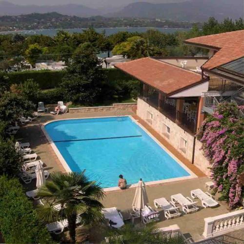 Aparthotel Residence Miralago Rooms & Apartments
