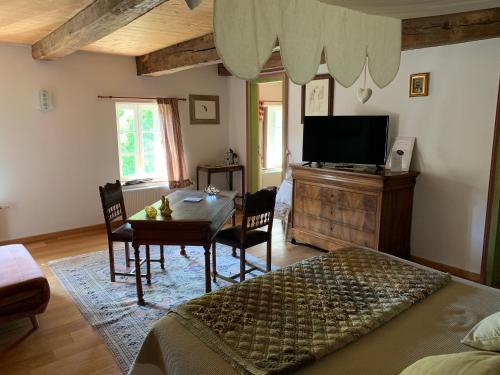 Hostal Le Chateau De Failloux