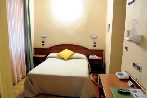 Hotel Button