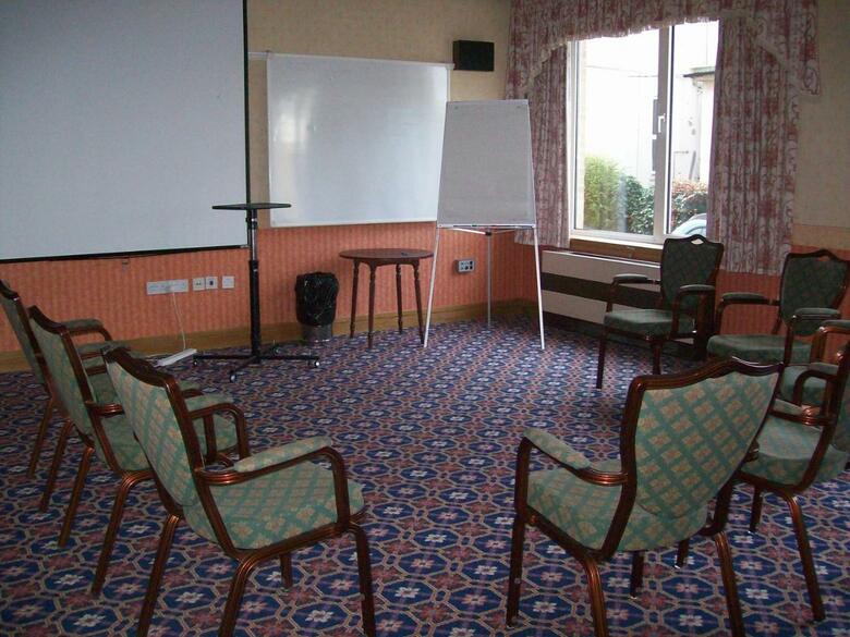 Elstead Hotel