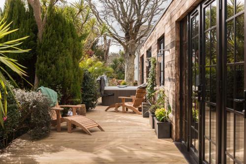 Hotel Merchants Manor