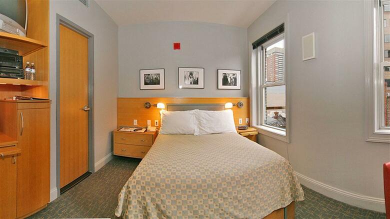 Charlesmark Hotel