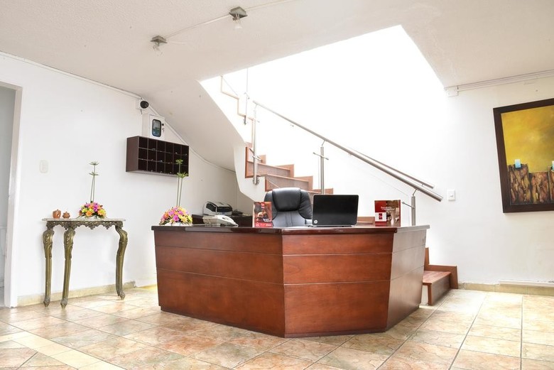 Cm House Hotel