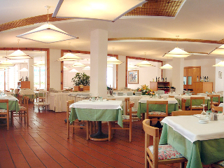 Hotel Domina Home Kyrie