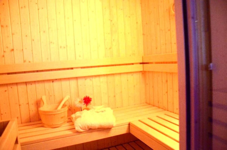 Archi Rossi Hostel