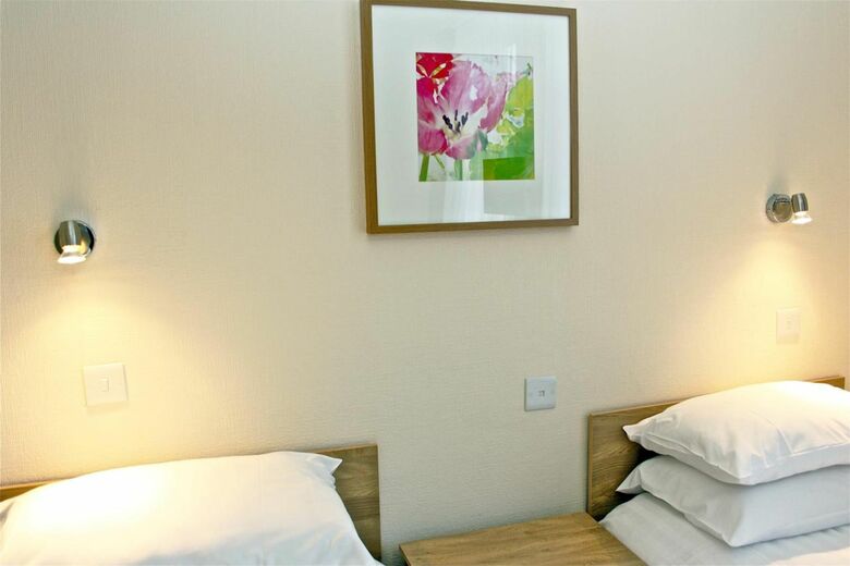 Central Hotel Golders Green