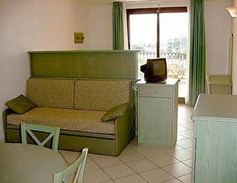Hotel Palm Village