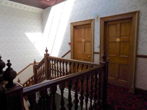 Hostal Gifford House