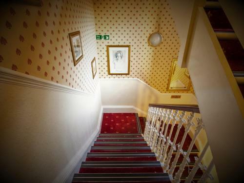 Cumberland Hotel