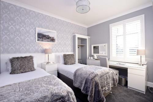 Bed & Breakfast Alpha Guest House