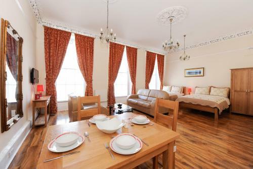 Apartamentos Edinburgh City Suites