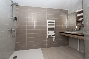 Brit Hotel Avignon Sud