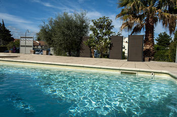 Brit Hotel Avignon Sud