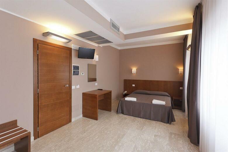 Oasi Village Hotel