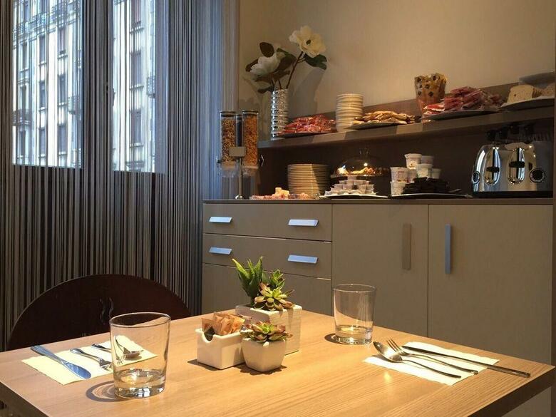 Esco Hotel