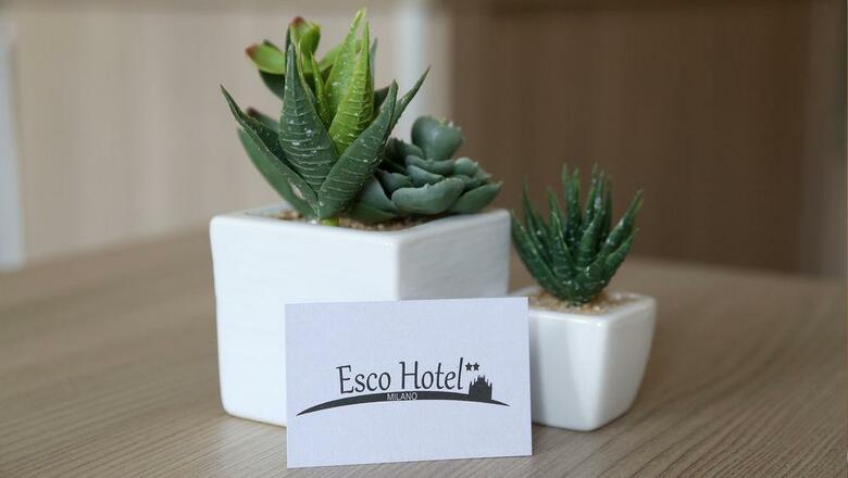 Esco Hotel