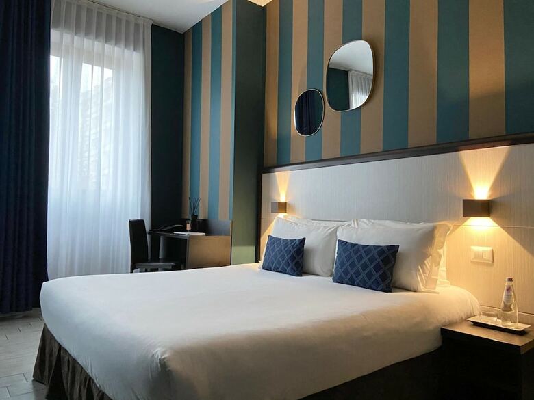 Esco Hotel