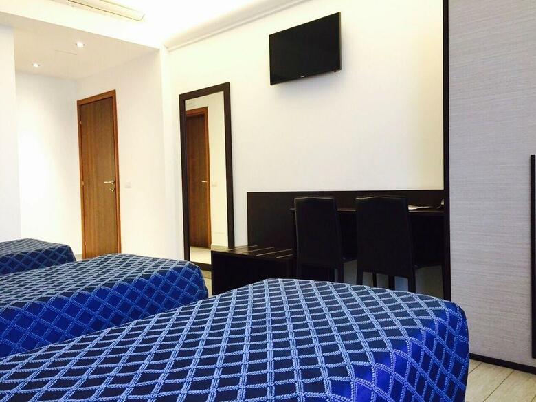 Esco Hotel
