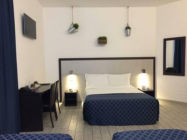 Esco Hotel