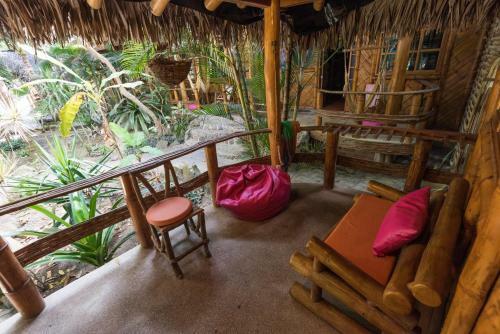 Hostal Balsa Surf Camp