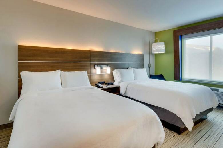 Holiday Inn Express Hotel & Suites Mankato East