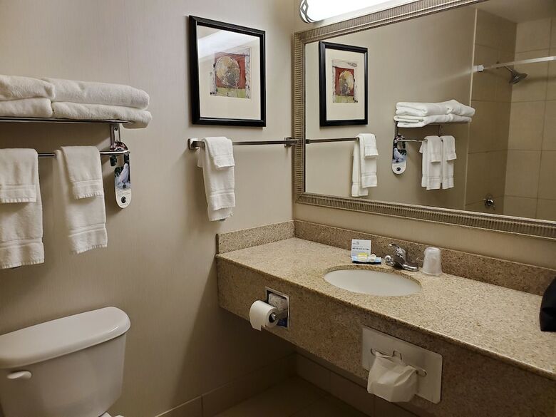 Holiday Inn Express Hotel & Suites Mankato East