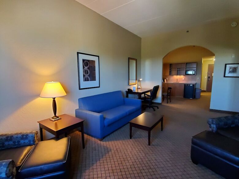 Holiday Inn Express Hotel & Suites Mankato East