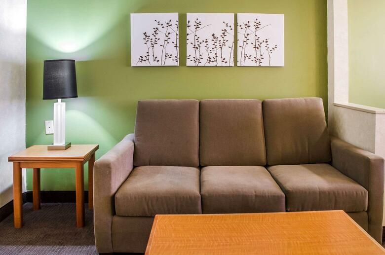 Hotel Sleep Inn & Suites Bensalem