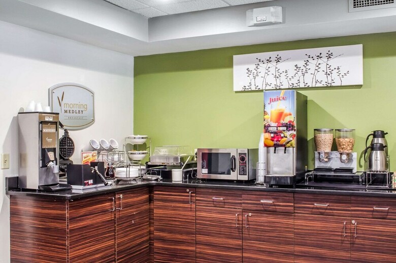 Hotel Sleep Inn & Suites Bensalem