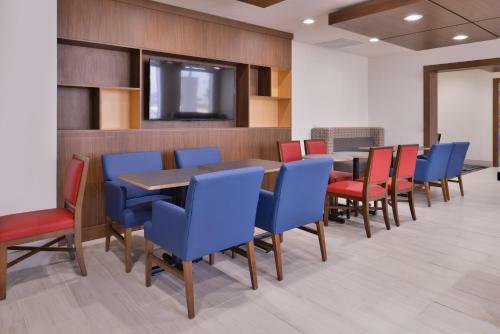 Holiday Inn Express Hotel And Suites Mesquite