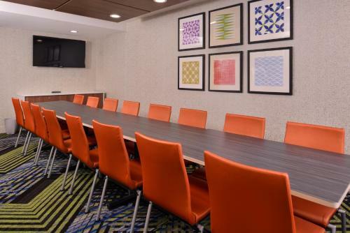 Holiday Inn Express Hotel And Suites Mesquite