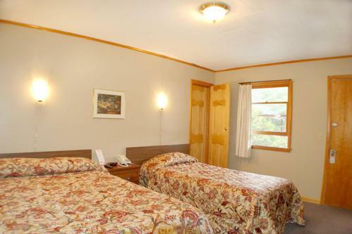Fran Cove Motel